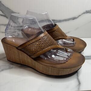 Clarks Women's Brown Leather  Avaleen Ocean Wedge Sandals Sz 9 Beachy Comfort